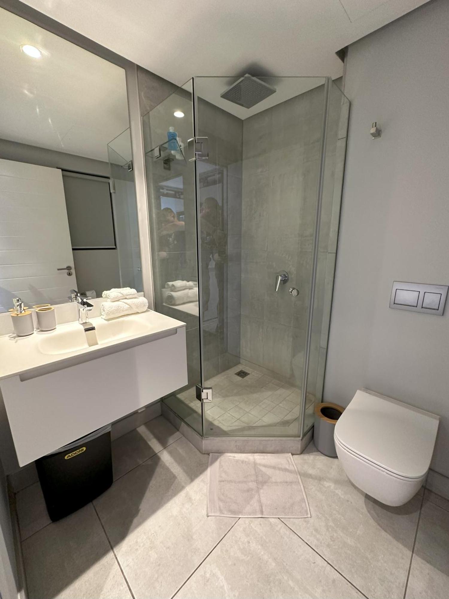 1306 In Cape Town, Wi-fi, Pool, Free Parking Apartment