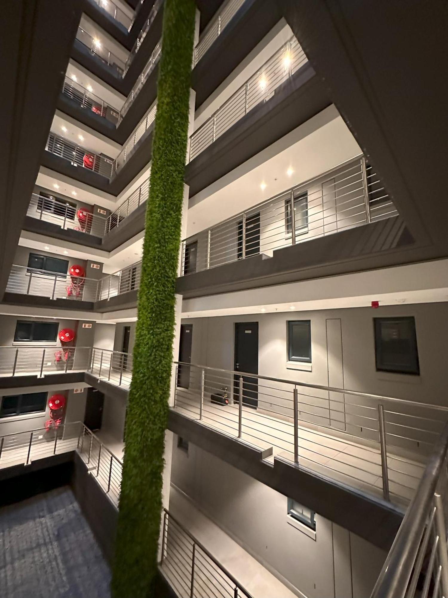 Apartment 1306 In Cape Town, Wi-fi, Pool, Free Parking Cape Town